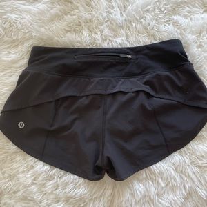 Lululemon Spead Up Low Rise Shorts 2.5”